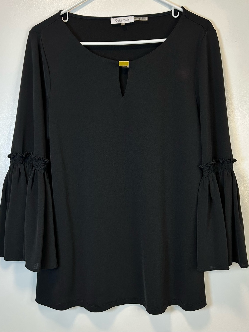 Calvin Klein Black 3/4 Sleeve Keyhole Neck Buckle Accent Top‎ Women’s Medium